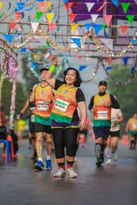 BIB: 20500
                            <button type="button" onclick="openModal(9780513)" class="btn btn-primary btn-sm float-right btn-popup" data-toggle="modal" data-target=".modal-high-quality">
                        <i class="fas fa-shopping-cart"></i> Add to Cart
                    </button>
                                            <button type="button" onclick="isThisMe(9780513, true)" class="btn btn-success btn-sm float-right btn-popup btn-isme hidden" data-toggle="tooltip" data-placement="bottom" title="นี่คือรูปของคุณใช่ไหม คลิกที่นี่เพื่อเอาเข้าอัลบั้ม">
                        <i class="fas fa-plus"></i> Add to album
                    </button>
                    <button type="button" onclick="isThisMe(9780513, false)" class="btn btn-warning btn-sm float-right btn-popup btn-isnotme hidden">
                        <i class="fas fa-ban"></i> Remove from album
                    </button>